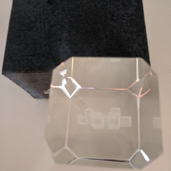 CRYSTAL CUBE ORNAMENT 3D ETCHED - Picture 6 of 7